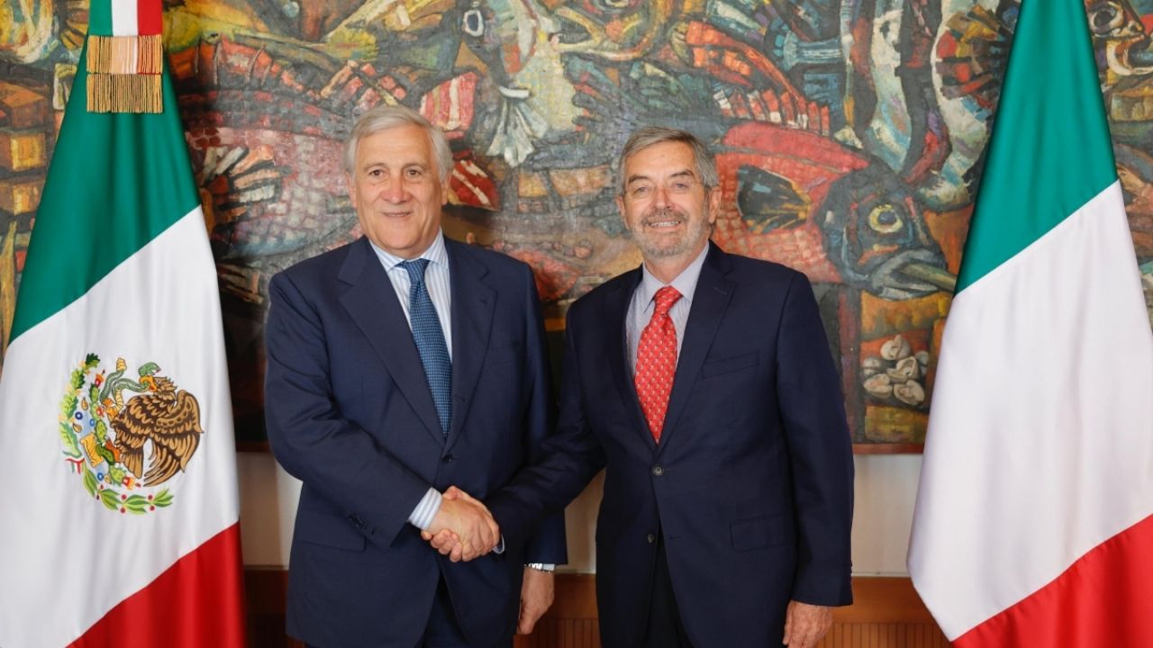 Juan Ramón de la Fuente recibe a Antonio Tajani en el marco de 151 años de relaciones diplomáticas México